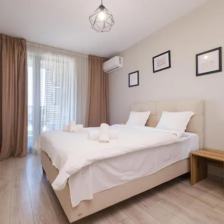 River View 1-bedroom アパート