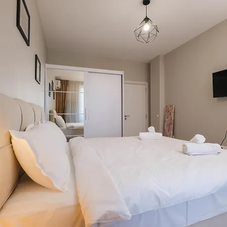 River View 1-bedroom *